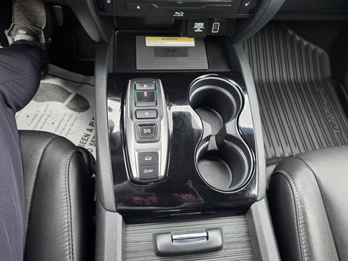 Certified 2022 Honda Pilot Touring image 20