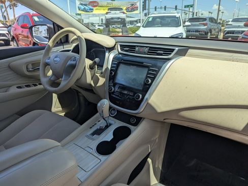 Used 2017 Nissan Murano SV image 12