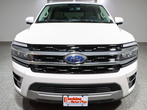 Used 2022 Ford Expedition Limited image 4