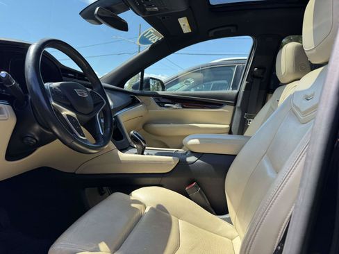 Used 2017 Cadillac XT5 Premium Luxury w/ LPO, Wheel Lock Package AWD/4WD image 12