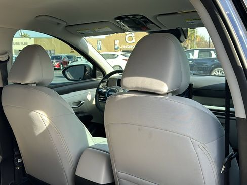 Used 2025 Hyundai Tucson SE image 21