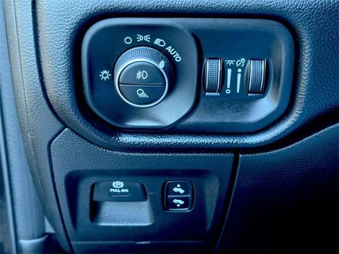 Used 2019 RAM 1500 Big Horn image 36