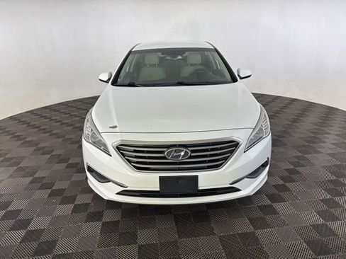 Used 2016 Hyundai Sonata SE FWD image 2