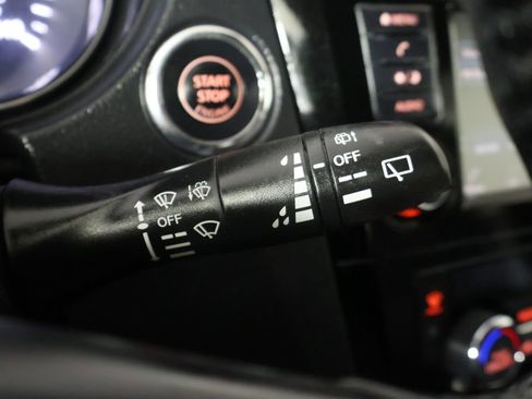 Used 2020 Nissan Rogue SV image 37