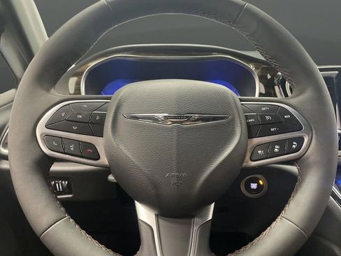 Used 2024 Chrysler Pacifica Pinnacle image 20