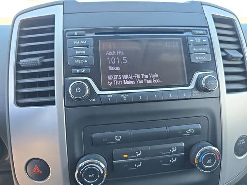 Used 2017 Nissan Frontier SV image 19