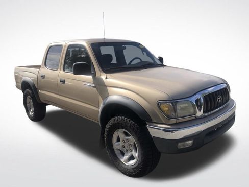 Used 2004 Toyota Tacoma PreRunner RWD image 3
