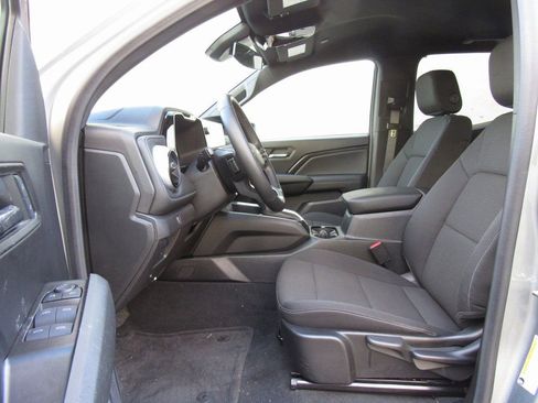 Used 2024 Chevrolet Colorado LT image 13