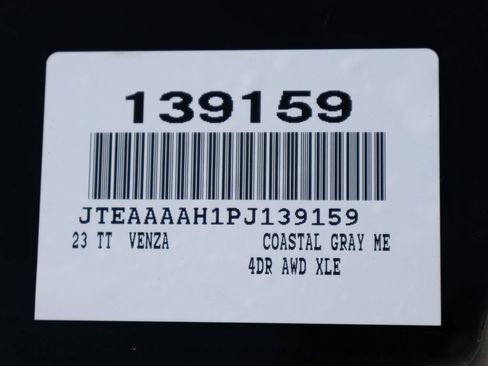 Used 2023 Toyota Venza XLE AWD/4WD image 7