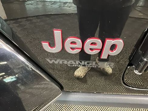 Used 2022 Jeep Wrangler Unlimited Rubicon w/ Steel Bumper Group AWD/4WD image 9