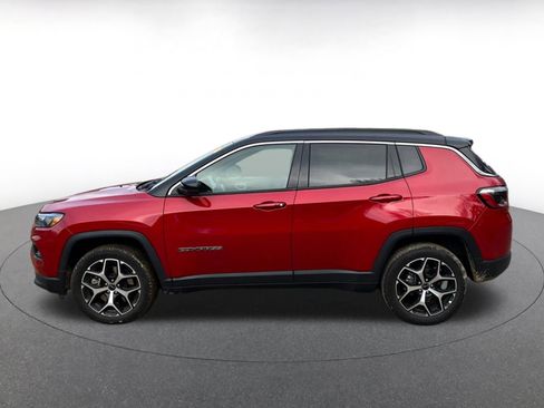 Used 2025 Jeep Compass Limited image 7
