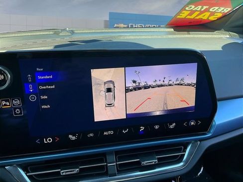 Certified 2024 Chevrolet Equinox EV LT FWD image 16