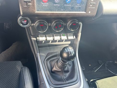 Used 2023 Toyota GR86 Premium RWD image 13