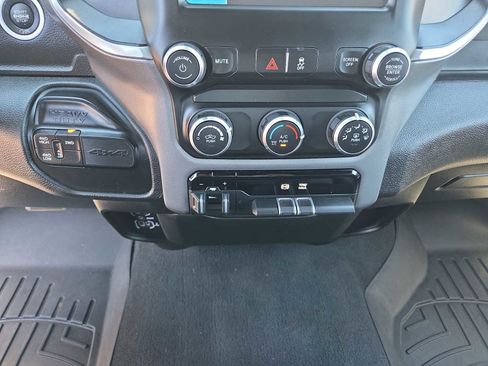 Used 2022 RAM 2500 Big Horn AWD/4WD image 25