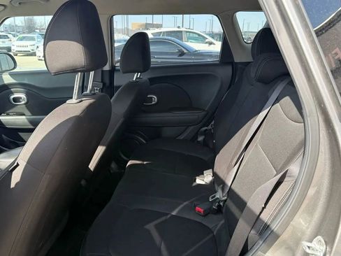 Used 2017 Kia Soul FWD image 18