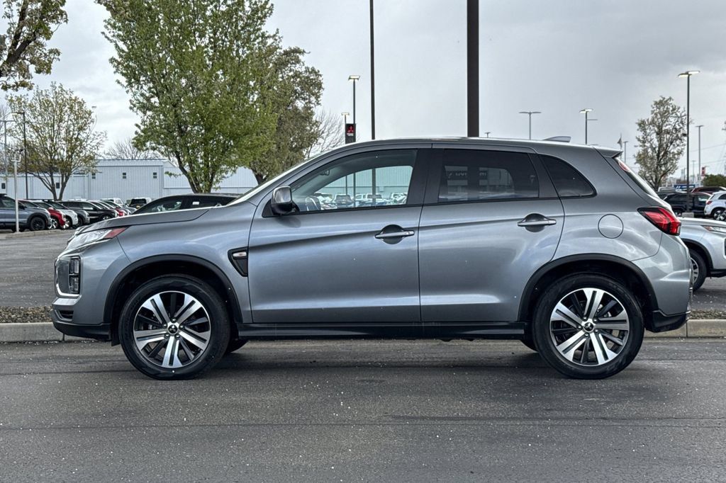 Used 2025 Mitsubishi Outlander Sport ES AWD/4WD image 10
