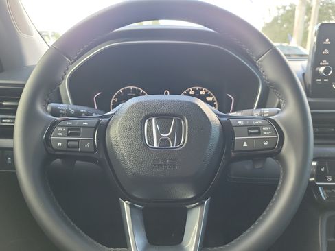 Used 2025 Honda Pilot EX-L image 23
