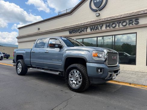 Used 2016 GMC Sierra 2500 Denali w/ Duramax Plus Package AWD/4WD image 1