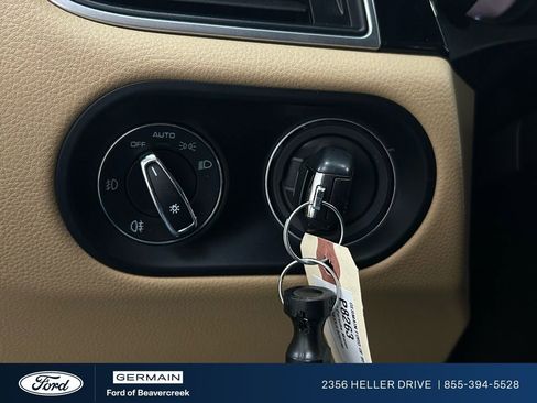 Used 2018 Porsche Macan image 25