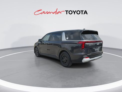 Used 2026 Kia Carnival FWD image 6