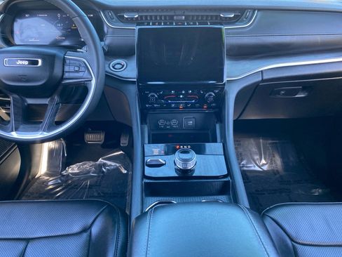 Used 2024 Jeep Grand Cherokee L Limited w/ Luxury Tech Group II image 11