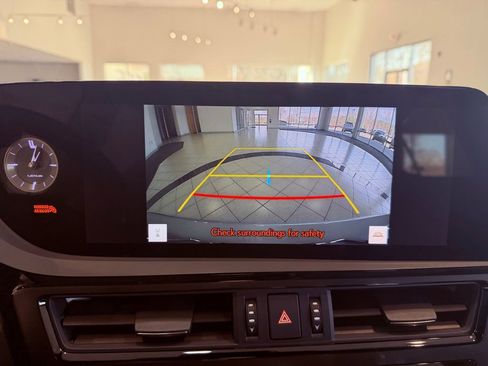 Certified 2024 Lexus ES 350 w/ Luxury Package image 25