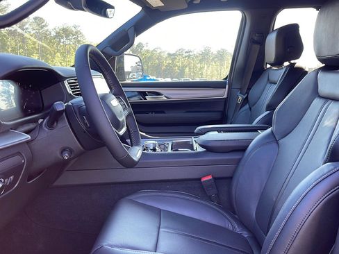 New 2026 Jeep Grand Wagoneer Limited AWD/4WD image 13