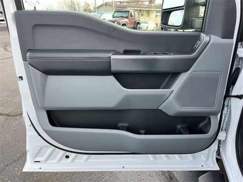 Used 2024 Ford F350 XLT image 28