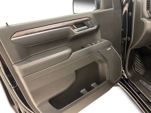 Used 2022 Chevrolet Silverado 1500 LTZ w/ LTZ Premium Package image 13