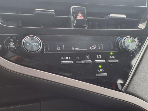 Used 2024 Toyota Camry SE FWD image 8
