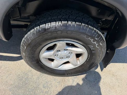 Used 2003 Toyota Tacoma PreRunner RWD image 30