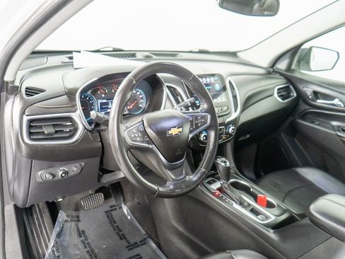 Used 2018 Chevrolet Equinox Premier image 14