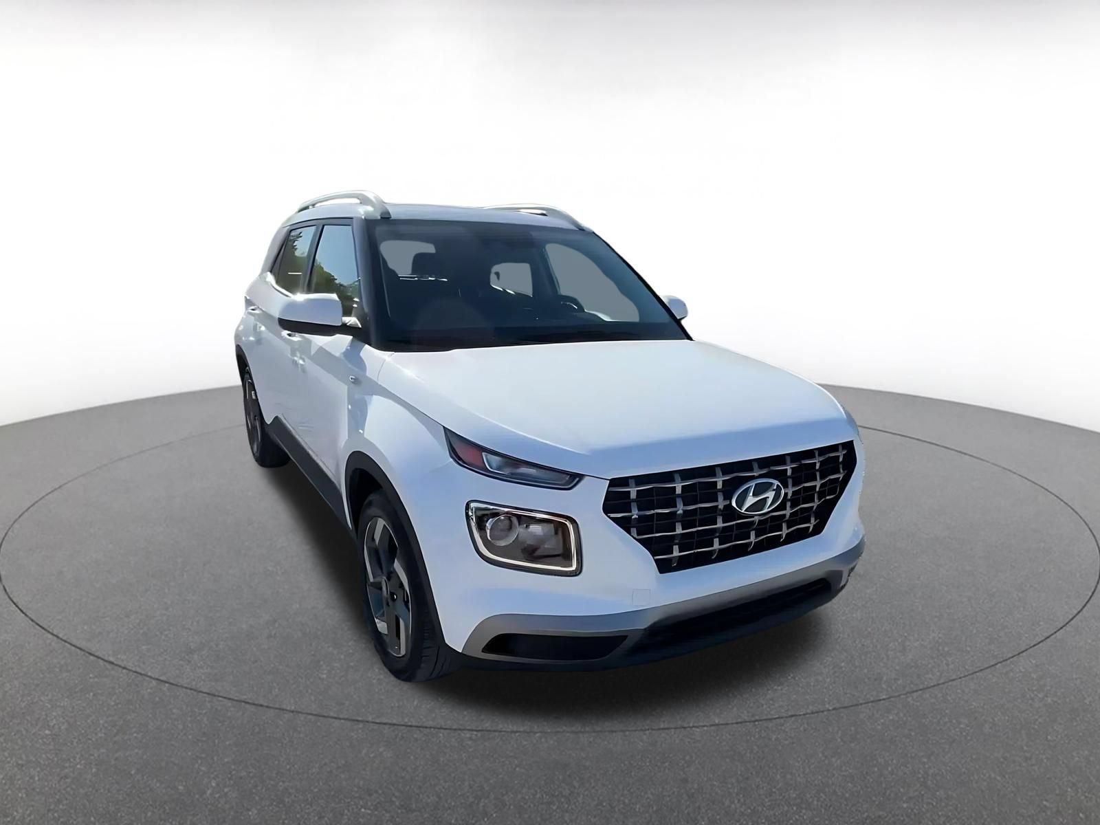 Used 2026 Hyundai Venue SEL FWD image 3