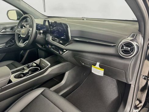 New 2026 Chevrolet Equinox LT w/ Convenience Package II FWD image 30
