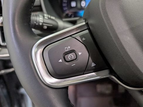 Used 2023 Volvo XC40 B5 Plus w/ Climate Package AWD/4WD image 19