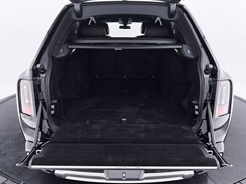 Used 2025 Rolls-Royce Cullinan AWD/4WD image 31