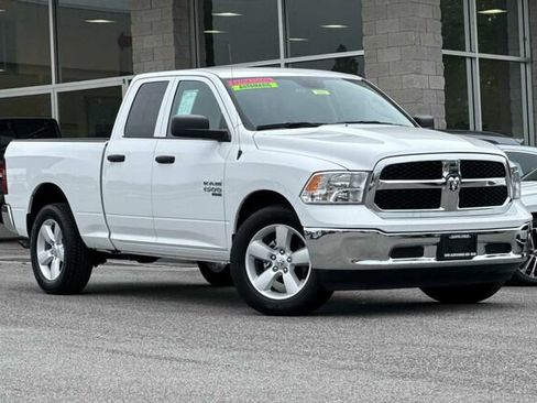 Used 2024 RAM 1500 Classic SLT AWD/4WD image 2