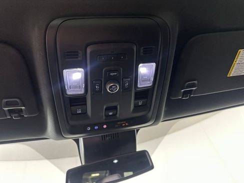 Used 2023 Chevrolet Tahoe Z71 w/ Luxury Package image 24