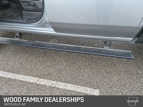 Used 2025 GMC Sierra 2500 AT4X image 16