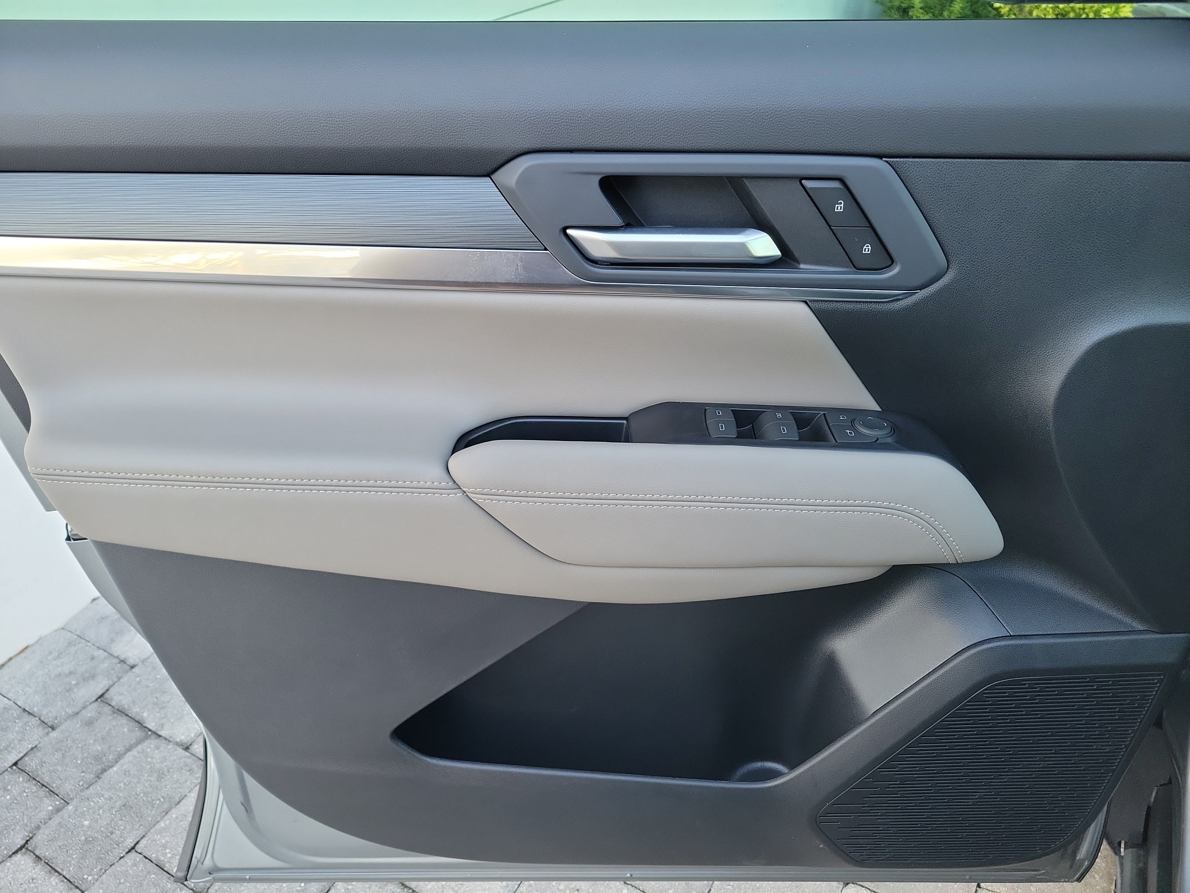 New 2027 GMC Terrain Elevation w/ LPO, Floor Liner Package FWD image 17