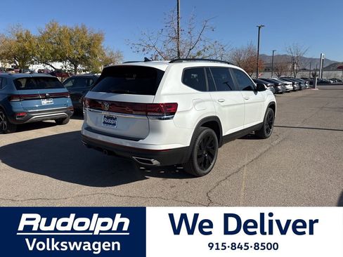 New 2026 Volkswagen Atlas SE FWD image 5