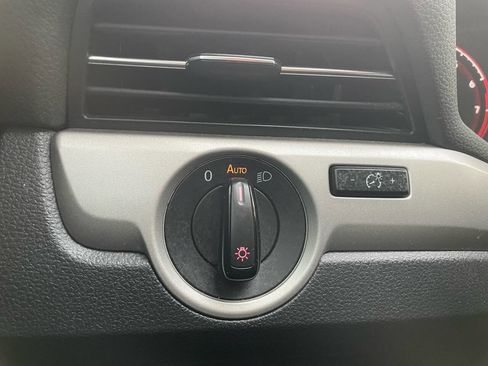 Used 2020 Volkswagen Passat 2.0T SE image 25