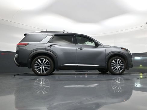 Used 2022 Nissan Pathfinder Platinum w/ Cargo Package FWD image 24