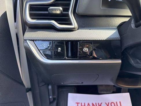 Used 2025 Kia Sportage LX AWD/4WD image 19