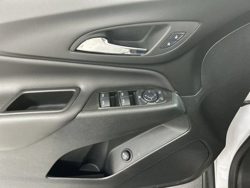 Used 2024 Chevrolet Equinox LT AWD/4WD image 11