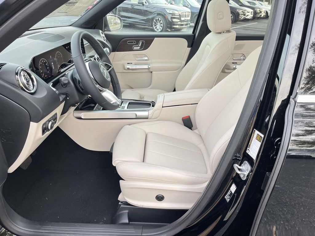 Certified 2026 Mercedes-Benz GLB 250 4MATIC image 21