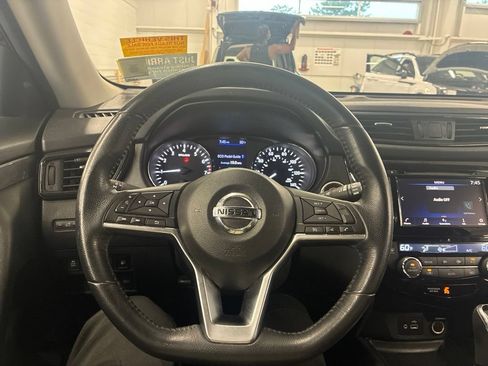 Used 2018 Nissan Rogue SV AWD/4WD image 21