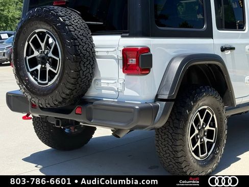 Used 2024 Jeep Wrangler Unlimited Rubicon AWD/4WD image 15