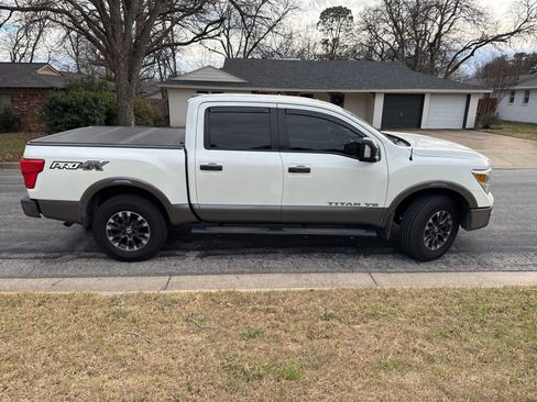 Used 2018 Nissan Titan PRO-4X w/ Pro-4x Convenience Package image 14