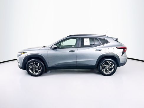 Used 2024 Chevrolet Trax LT FWD image 4